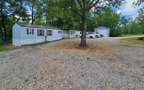 390 Wharf Rd, Savannah, TN 38372