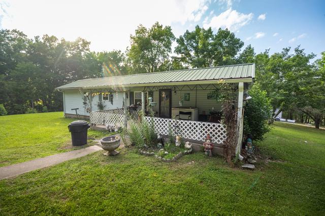 141 Zimmerman St, Hohenwald, TN 38462