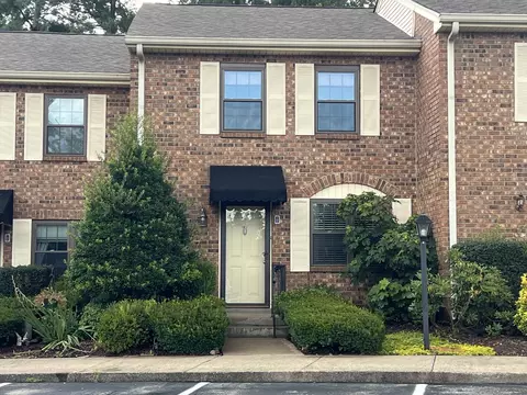 102 Thistle Ln, Hermitage, TN 37076