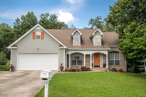 6747 Sawtooth Dr, Ooltewah, TN 37363