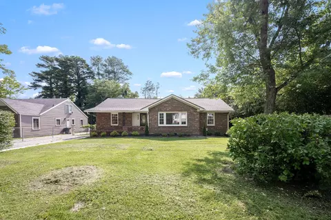922 Mckellar Dr, Tullahoma, TN 37388