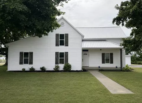 301 Bob Perry Rd, Bethpage, TN 37022