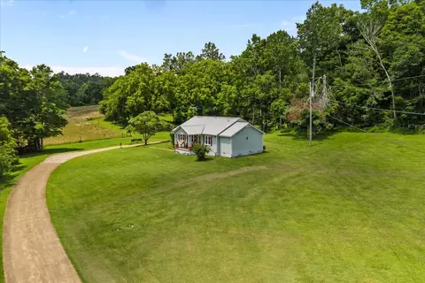 Exterior - 2035 Skyview Dr, Centerville, TN 37033 photo 23 of 25