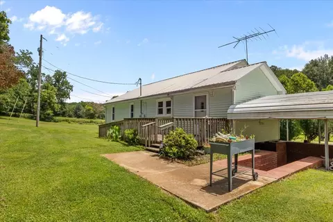 Exterior - 2035 Skyview Dr, Centerville, TN 37033 photo 6 of 25