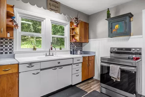 Kitchen - 2035 Skyview Dr, Centerville, TN 37033 photo 2 of 2