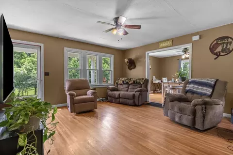 Living - 2035 Skyview Dr, Centerville, TN 37033 photo 1 of 1