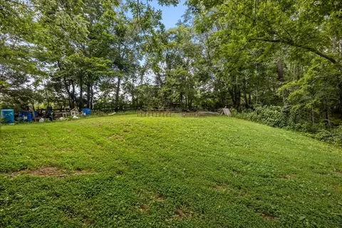 Exterior - 2035 Skyview Dr, Centerville, TN 37033 photo 7 of 25