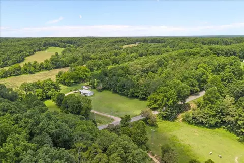 View/Area - 2035 Skyview Dr, Centerville, TN 37033 photo 8 of 9