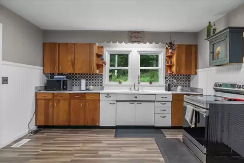 Kitchen - 2035 Skyview Dr, Centerville, TN 37033 photo 1 of 2