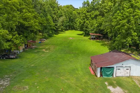 Exterior - 2035 Skyview Dr, Centerville, TN 37033 photo 2 of 25