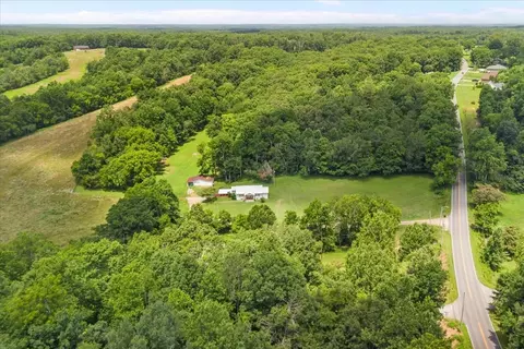 View/Area - 2035 Skyview Dr, Centerville, TN 37033 photo 4 of 9