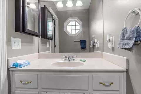 Bath - 2035 Skyview Dr, Centerville, TN 37033 photo 5 of 5