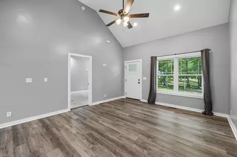 Living - 567 Mcelhiney Rd, Dickson, TN 37055 photo 1 of 2