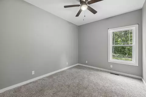 Bedroom - 567 Mcelhiney Rd, Dickson, TN 37055 photo 5 of 6