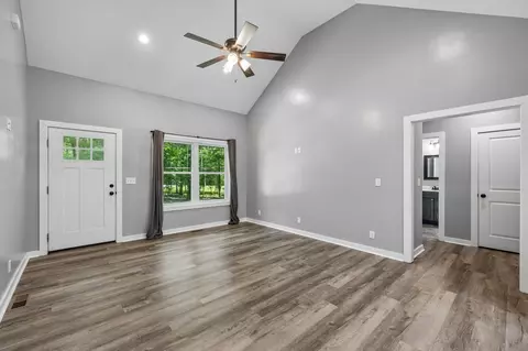 Living - 567 Mcelhiney Rd, Dickson, TN 37055 photo 2 of 2