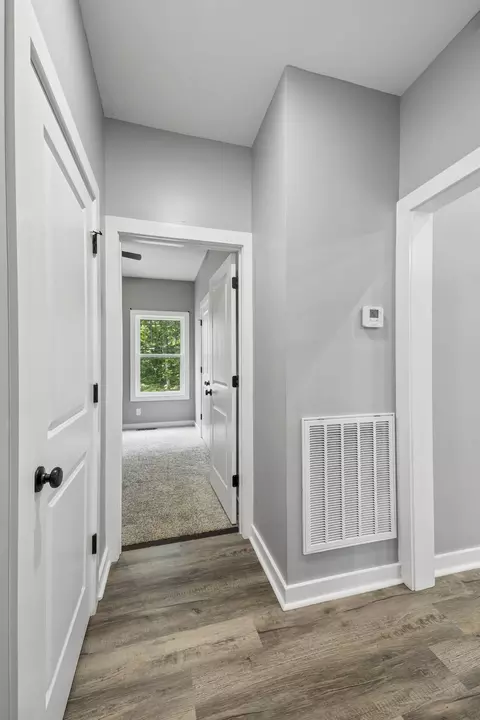 Entry Way - 567 Mcelhiney Rd, Dickson, TN 37055 photo 6 of 6