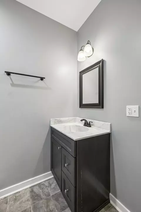 Bath - 567 Mcelhiney Rd, Dickson, TN 37055 photo 2 of 5