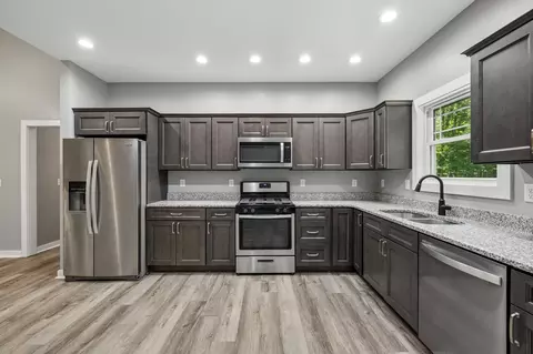 Kitchen - 567 Mcelhiney Rd, Dickson, TN 37055 photo 2 of 3