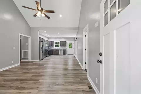 Entry Way - 567 Mcelhiney Rd, Dickson, TN 37055 photo 1 of 6
