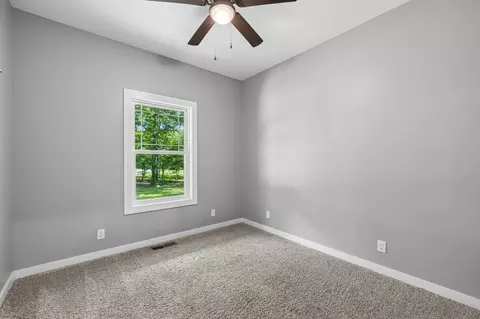 Bedroom - 567 Mcelhiney Rd, Dickson, TN 37055 photo 3 of 6