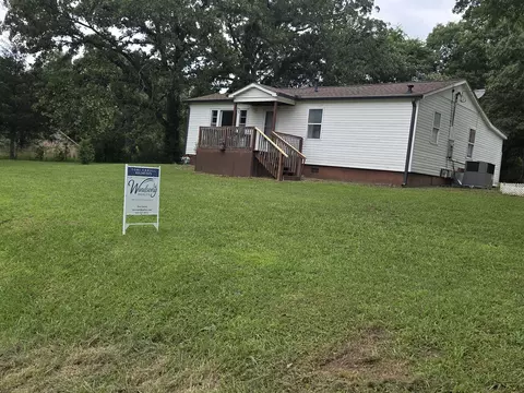 848 N Hurricane Creek Rd, Mcewen, TN 37101