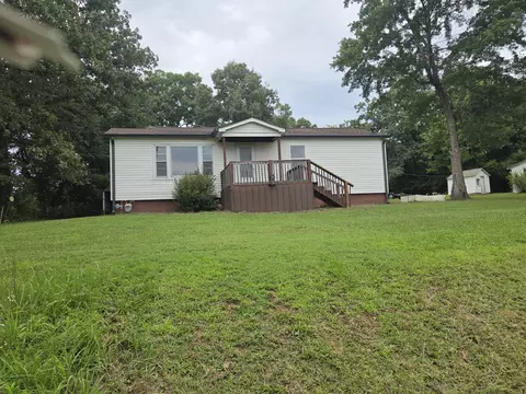 848 N Hurricane Creek Rd, Mcewen, TN 37101