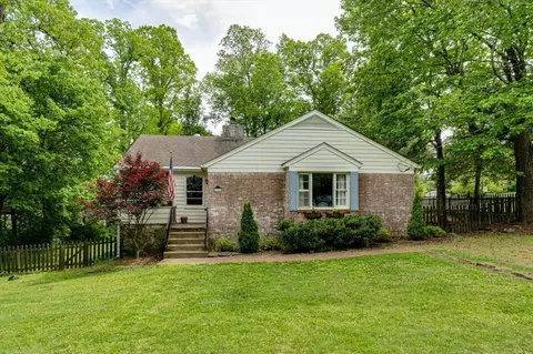 212 Wendy Trl, Lookout Mountain, GA 30750