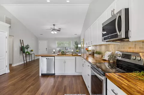 Kitchen - 2037 Sparrow St, Spring Hill, TN 37174 photo 4 of 4