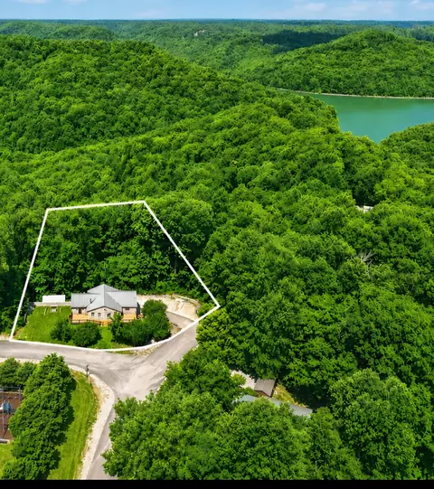 302 Swiper Dr, Smithville, TN 37166