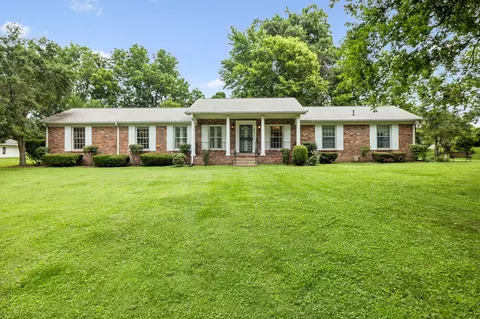 307 Woodlawn Dr, Mount Juliet, TN 37122