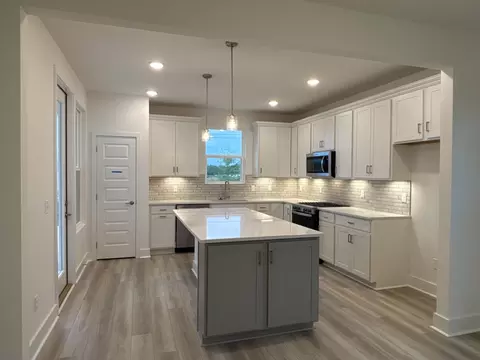 506 Scarlet Oak Dr, Lebanon, TN 37090