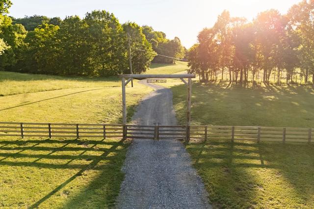 3899 Boston Theta Rd, Thompsons Station, TN 37179