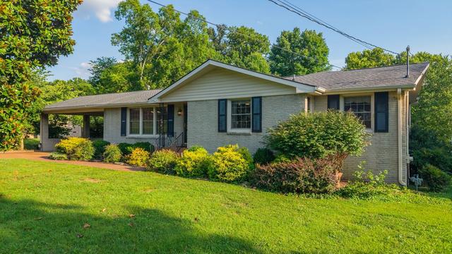 182 Cherokee Rd, Hendersonville, TN 37075