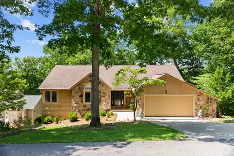45 Markham Ter, Crossville, TN 38558
