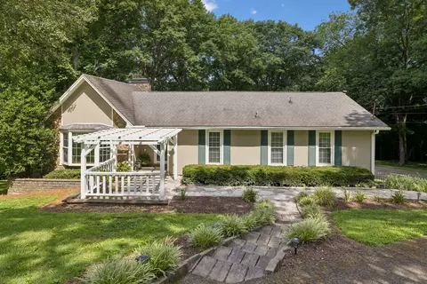 8346 Merrymount Dr, Nashville, TN 37221