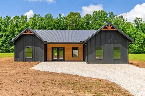 2757 Lick Creek Rd, Linden, TN 37096