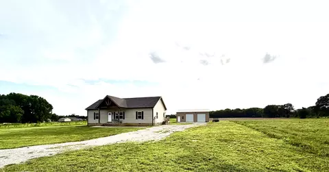25 Aldridge Rd, Leoma, TN 38468