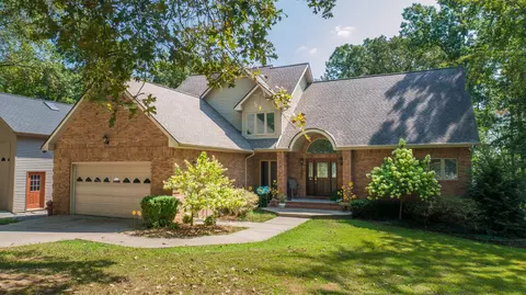 81 Woodridge Ln, Murray, KY 42071