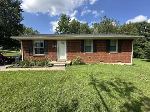 1412 Honeysuckle Dr, Hopkinsville, KY 42240
