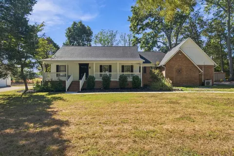 119 Autumn Ln, Tullahoma, TN 37388