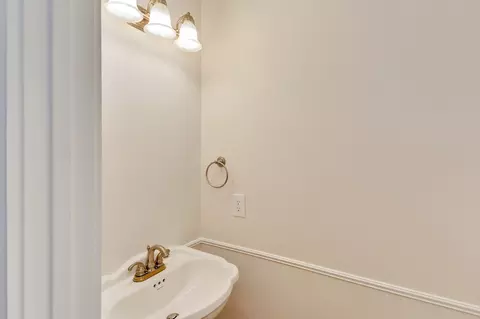 Bath - 9237 Leaf Brook Ln, Apison, TN 37302 photo 2 of 8