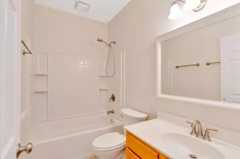 Bath - 9237 Leaf Brook Ln, Apison, TN 37302 photo 1 of 8