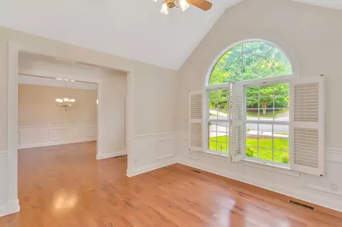 Living - 9237 Leaf Brook Ln, Apison, TN 37302 photo 2 of 6