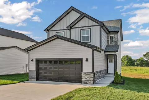2808 Brewster Dr, Clarksville, TN 37042