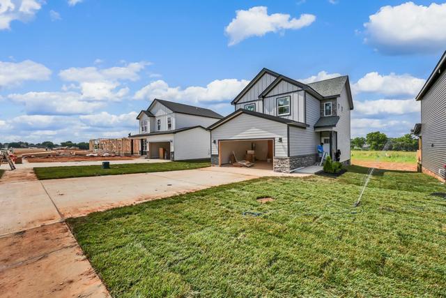 2808 Brewster Dr, Clarksville, TN 37042