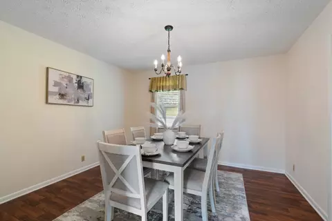 Dining - 2054 Ridgecrest Cir, Dickson, TN 37055 photo 2 of 2