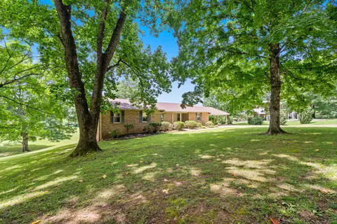 Exterior - 2054 Ridgecrest Cir, Dickson, TN 37055 photo 13 of 14