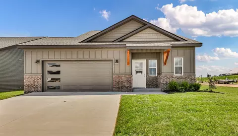2709 Brewster Dr, Clarksville, TN 37042