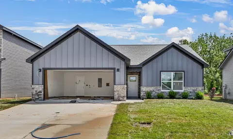 2689 Brewster Dr, Clarksville, TN 37042