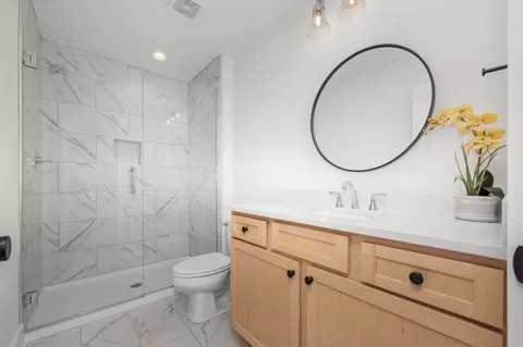 Bath - 816 E Vine St, Murfreesboro, TN 37130 photo 6 of 6